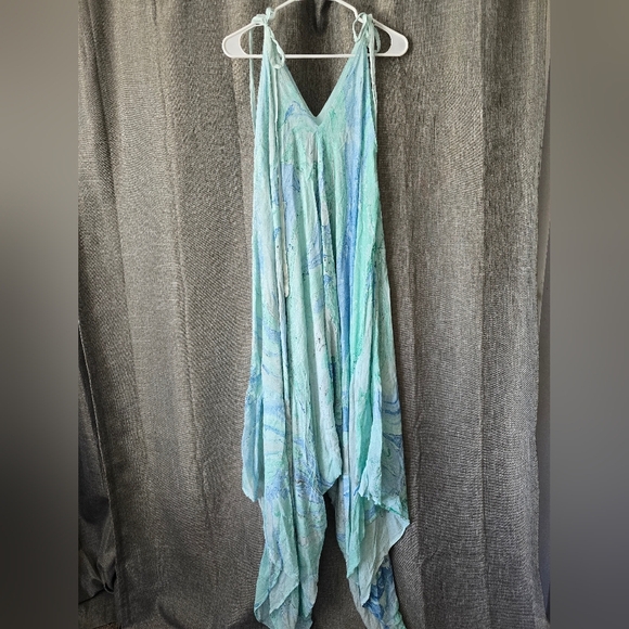 Greater Good NWT Blue Tie-Dye Flowy Asymmetrical Jumpsuit Tie Straps Plus Size - Picture 1 of 4